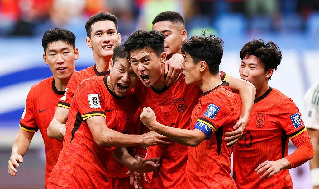 爱游戏官网-JackeyLove遭遇十二持续失利，澳大利亚队教练压力巨大！-爱游戏官网